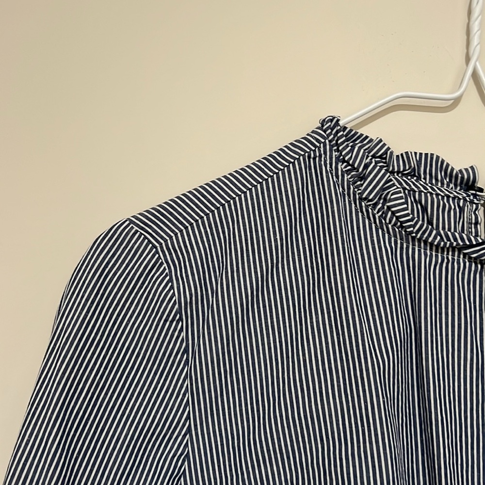 Stunning blue & white striped blouse, size women’s S